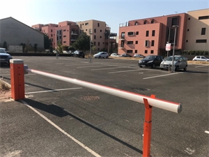parking externe à la location -   26200  MONTELIMAR, surface 5 m2 location parking externe - UBI458472776